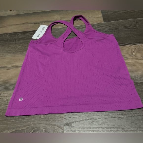 Brand new - tags on- Athleta - In Seam Criss Cross Tank - Picture 4 of 7